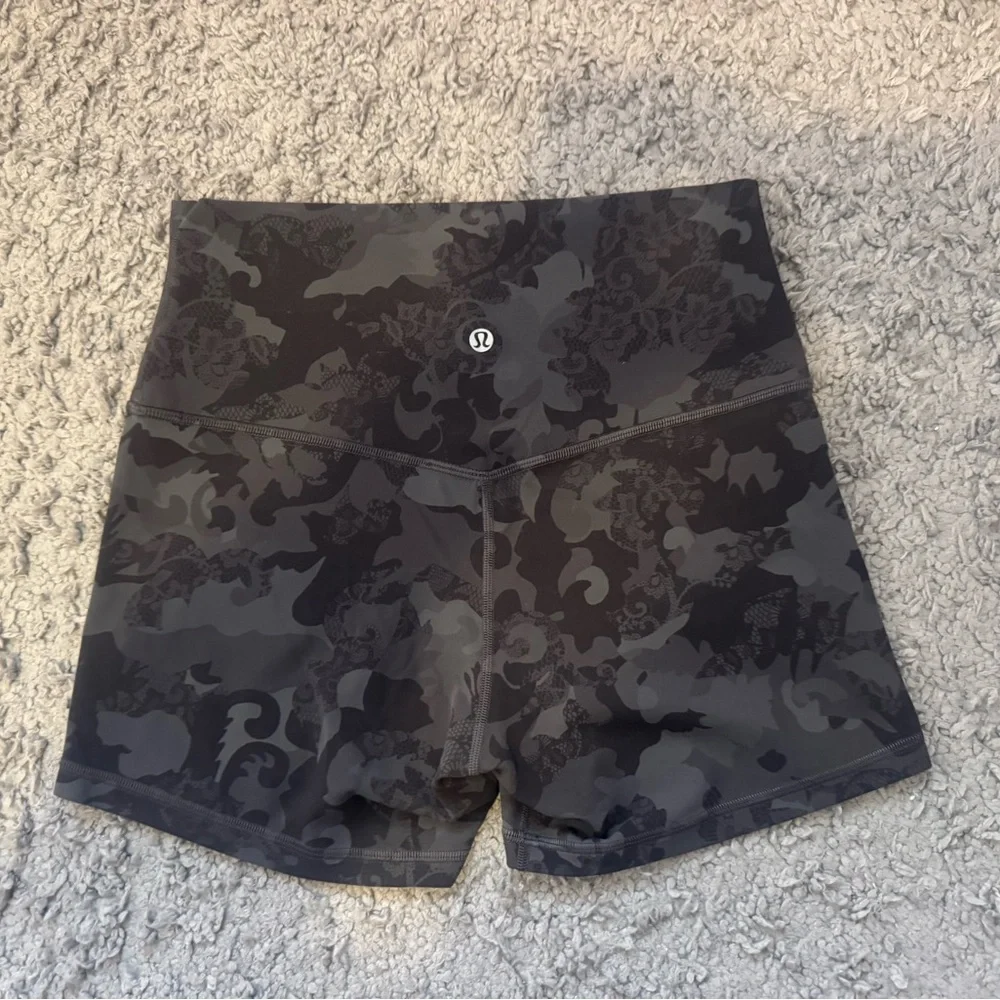 Lululemon Align High-Rise Short 4" - Picture 3 of 4